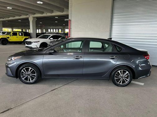 2022 Kia Forte LXS