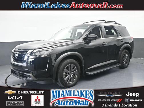 Super Black 2024 Nissan Pathfinder SV
