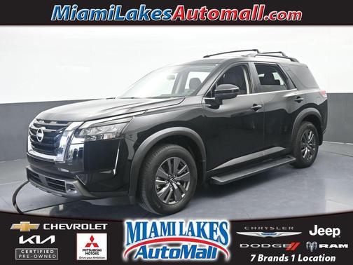 Super Black 2024 Nissan Pathfinder SV