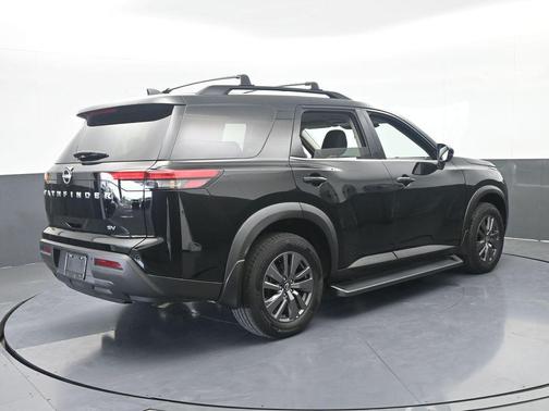Super Black 2024 Nissan Pathfinder SV