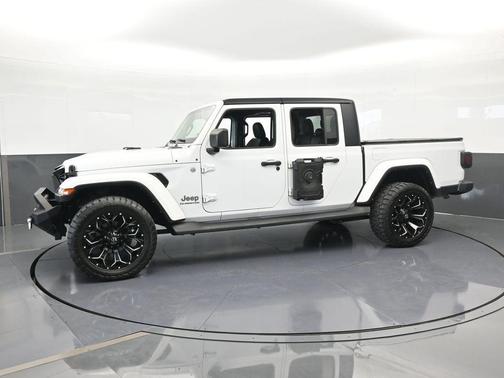 2022 Jeep Gladiator Overland