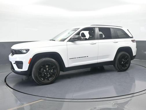 2024 Jeep Grand Cherokee Laredo