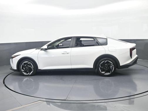 Snow White Pearl 2025 Kia K4 EX