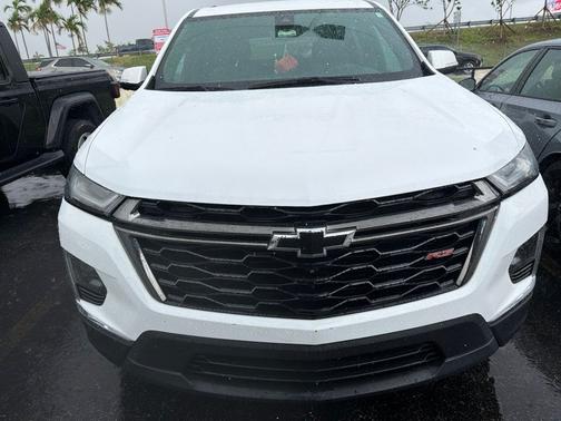 Summit White 2023 Chevrolet Traverse RS