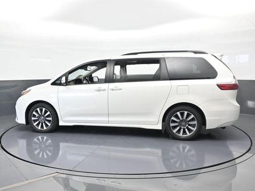 2018 Toyota Sienna L