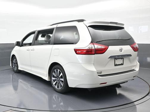 2018 Toyota Sienna L