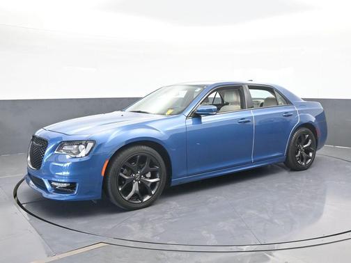 2022 Chrysler 300 Touring L