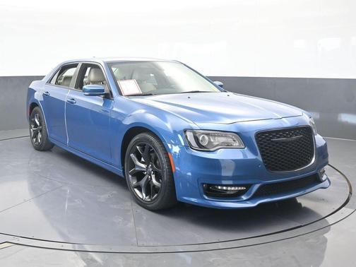 2022 Chrysler 300 Touring L
