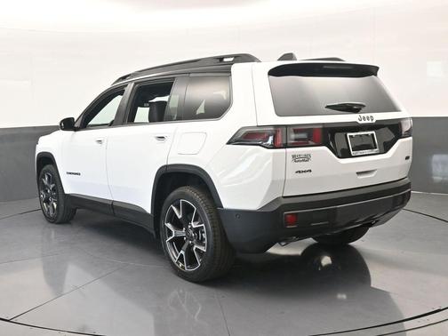 2026 Jeep Cherokee Overland
