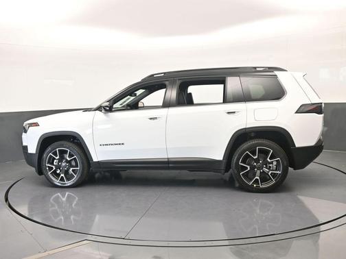 2026 Jeep Cherokee Overland