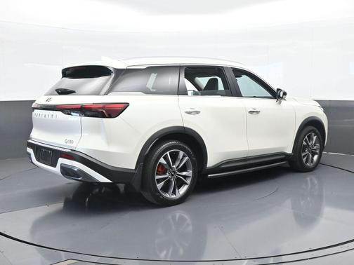2022 INFINITI QX60 Luxe