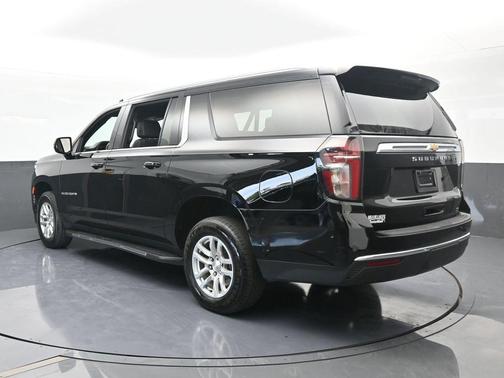 2023 Chevrolet Suburban LT