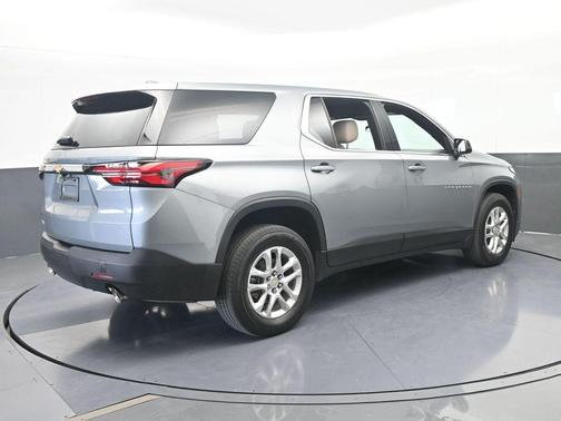 Sterling Gray Metallic 2023 Chevrolet Traverse LS