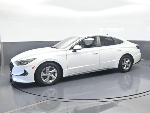 2022 Hyundai SONATA SE