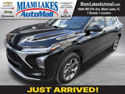 Mosaic Black Metallic 2025 Chevrolet Trax LT