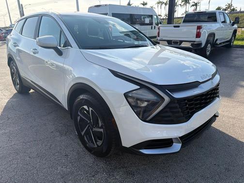Snow White Pearl 2023 Kia Sportage Hybrid LX