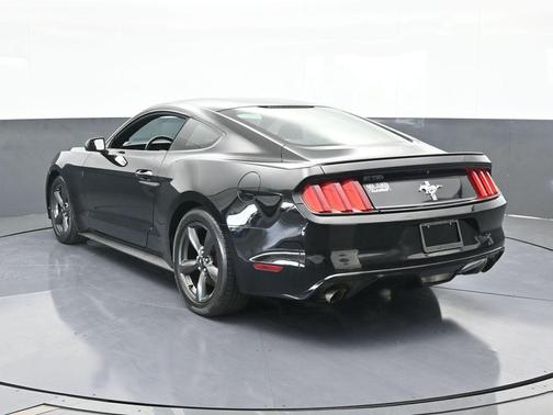 2016 Ford Mustang V6