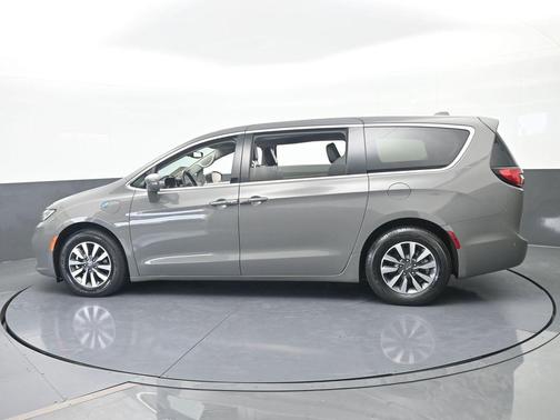 Ceramic Gray Clearcoat 2022 Chrysler Pacifica Hybrid Touring L