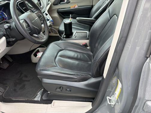 Ceramic Gray Clearcoat 2022 Chrysler Pacifica Hybrid Touring L