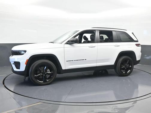 2024 Jeep Grand Cherokee Laredo