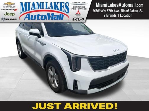 Glacial White Pearl 2025 Kia Sorento LX