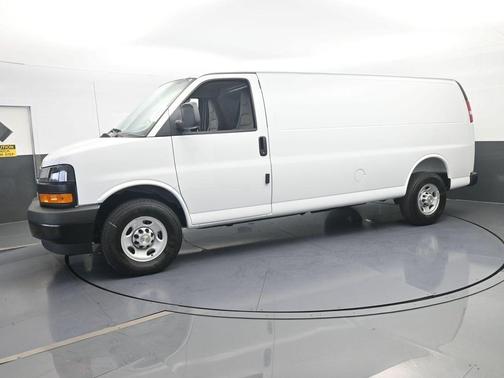 Summit White 2026 Chevrolet Express 2500 Work Van