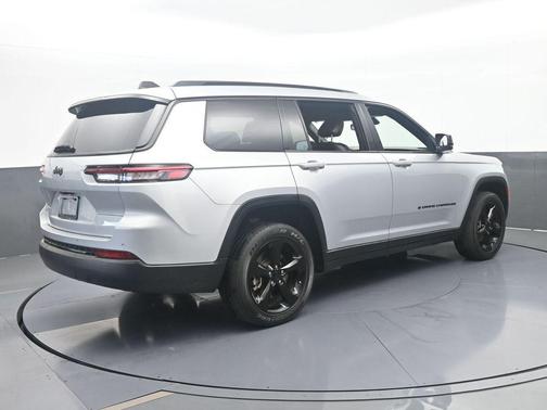 Silver Zynith 2023 Jeep Grand Cherokee L Laredo