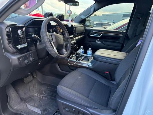 Summit White 2023 Chevrolet Silverado 1500 RST