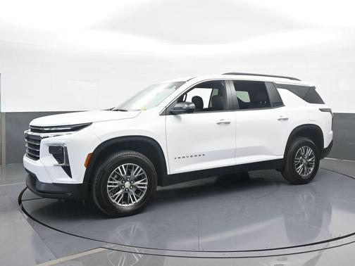 2024 Chevrolet Traverse LT