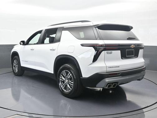 2024 Chevrolet Traverse LT