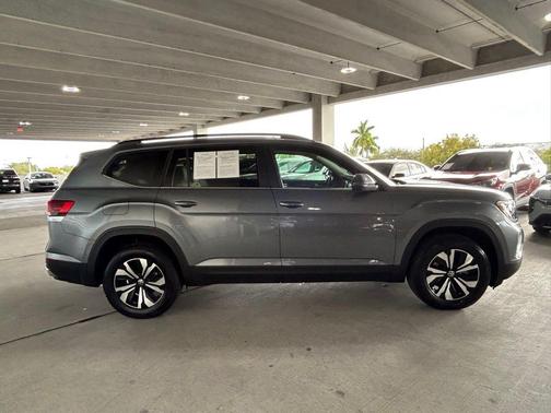 2024 Volkswagen Atlas 2.0T SE