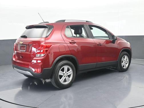 Crimson Metallic 2021 Chevrolet Trax LT