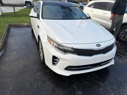 Snow White Pearl 2016 Kia Optima SXL Turbo