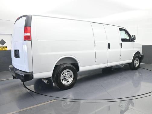 Summit White 2026 Chevrolet Express 2500 Work Van