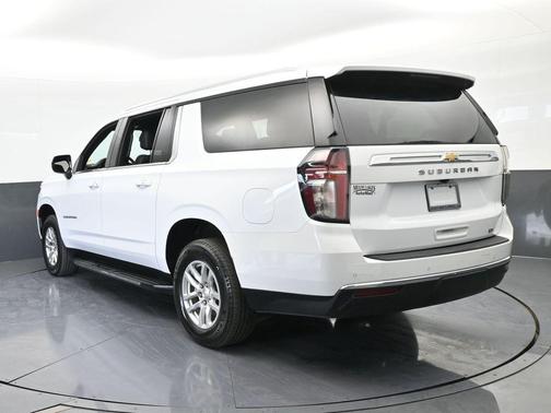 2024 Chevrolet Suburban LT