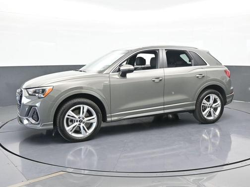 2022 Audi Q3 45 S line Premium