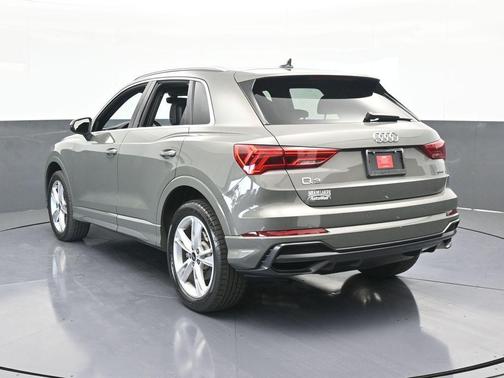 2022 Audi Q3 45 S line Premium