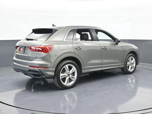 2022 Audi Q3 45 S line Premium