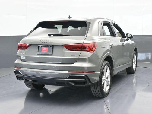 2022 Audi Q3 45 S line Premium