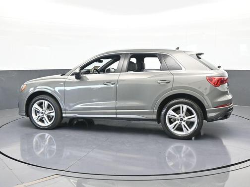 2022 Audi Q3 45 S line Premium