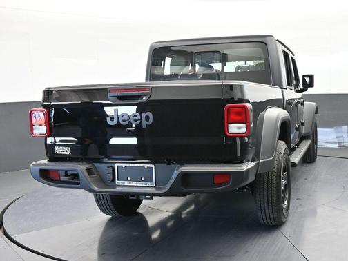 2026 Jeep Gladiator Sport