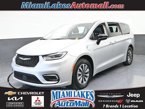 2024 Chrysler Pacifica Hybrid Select