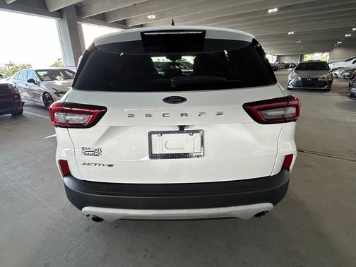 Oxford White 2023 Ford Escape Active
