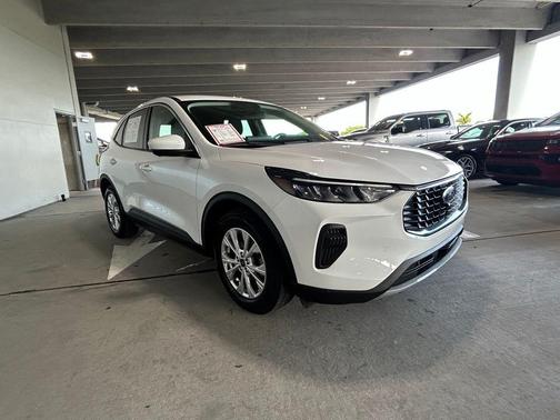 Oxford White 2023 Ford Escape Active