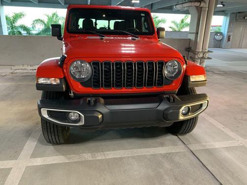 2024 Jeep Gladiator Sport