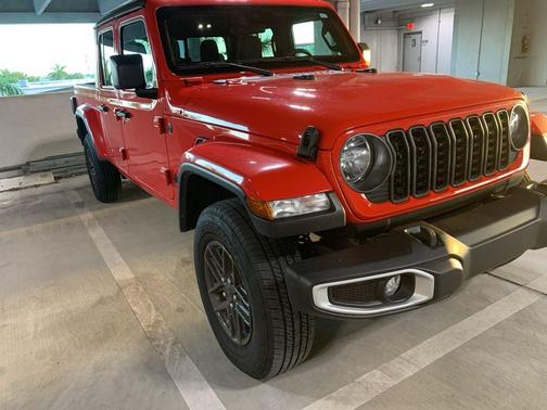 2024 Jeep Gladiator Sport