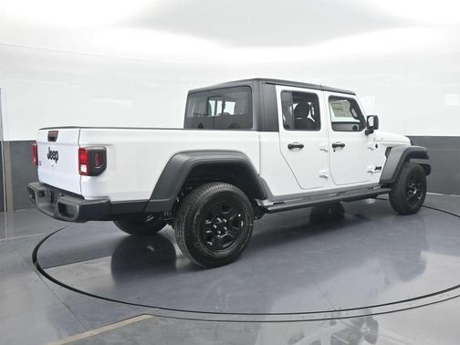 2026 Jeep Gladiator Sport
