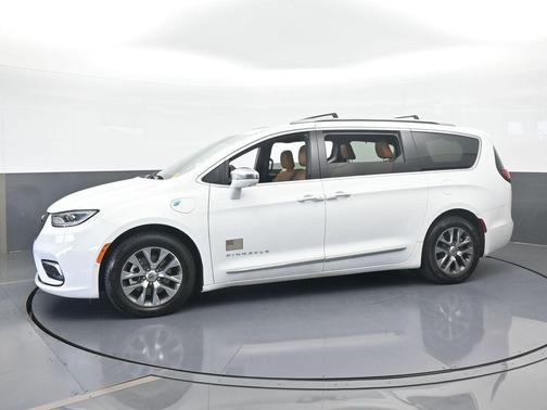 2022 Chrysler Pacifica Hybrid Pinnacle