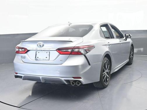 Celestial Silver Metallic 2022 Toyota Camry SE
