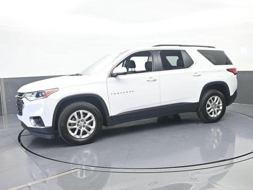 Summit White 2020 Chevrolet Traverse LT Cloth
